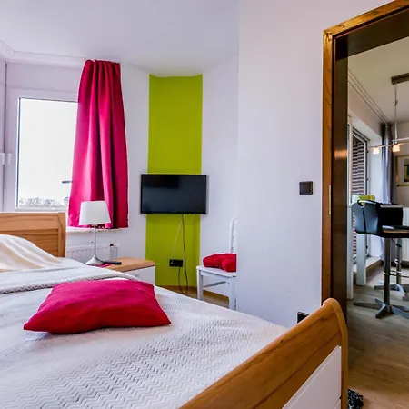 Residenz Meeresbrandung 11 Mit Verglastem Balkon Und Meerblick , Einbaukueche ,2 X Tv,schwimmbad, Sauna , Reservierter Stellplatz, Wlan ! Cuxhaven